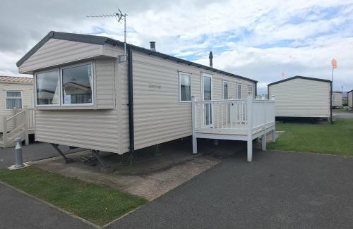 Kinmel Bay House | Golden Sands 3-Bed Caravan Parking & Pet Friendly