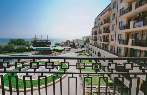 Golden Sands Apartment | Golden Sands - Two Bedroom apartment on the beach