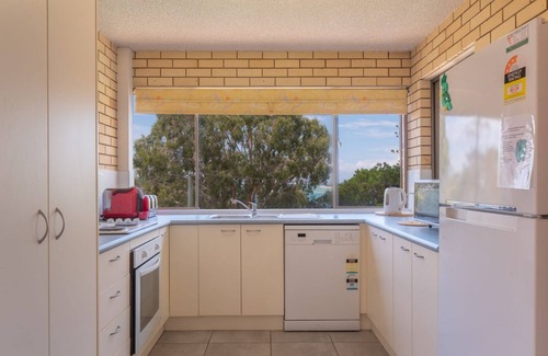 Golden Beach Apartment | Golden Shores U7, 21 Landsborough Parade