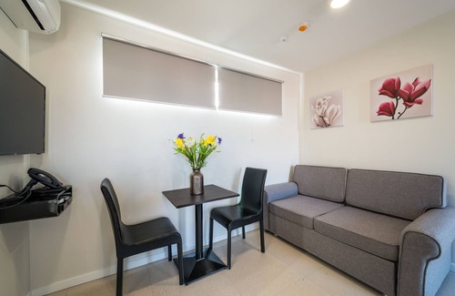 Riccarton Hotel | Golden Star Motel