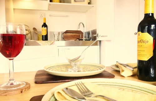 Ampney Crucis Apartment | Golden Stone Country Retreat, Cotswolds