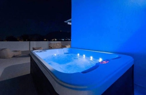Agia Paraskevi House | Golden Sunrise Suites - Santorini Lux Family Suite