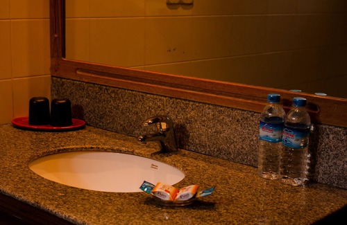 Kin Pun Sakhan Hotel | Golden Sunrise Hotel