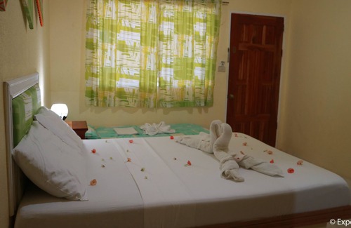 Yumbing Hotel | Golden Sunset Beach Club