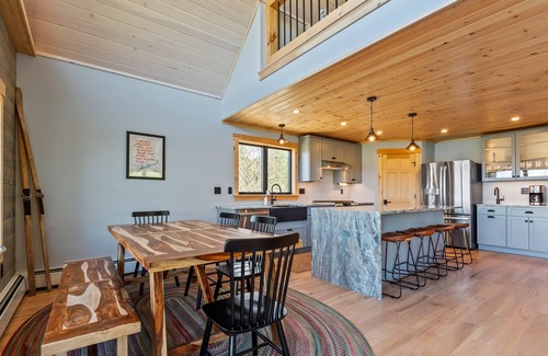 Rangeley House | Golden Sunset | New Construction in The Overlook | Close to Saddleback | Rangeley Lake Views!