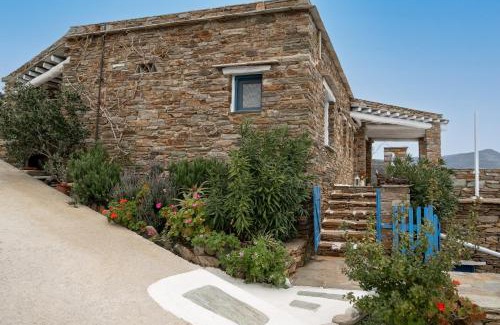 Kato Aprovatou Apartment | "GOLDEN SUNSET VILLA" 3-BDR, Breathtaking Views