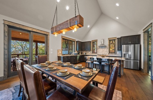 Banner Elk Cabin | Golden Sunsets at Eagles Nest - hot tub, view, community amenities