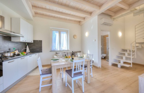 Arolo Apartment | Golden Terrace, Leggiuno, Italy