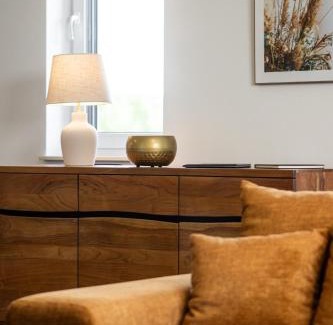 Rittersdorf Apartment | Golden Timber Suite