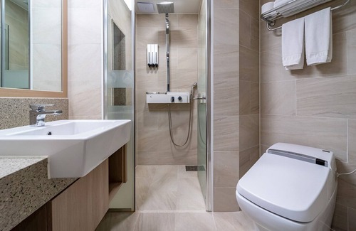 Chinju Hotel | Golden Tulip Essential Namgang