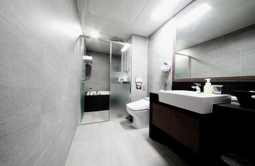 Chinju Hotel | Golden Tulip Essential Namgang