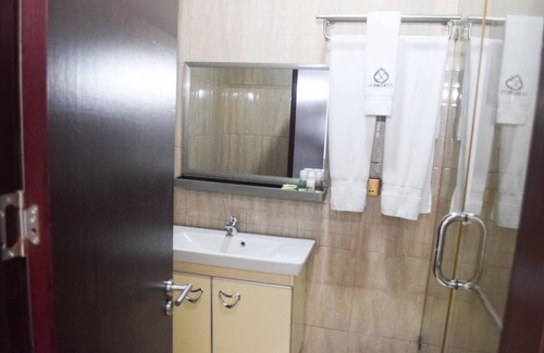Port Harcourt Hotel | Golden Tulip Evergreen Hotel - Rivotel