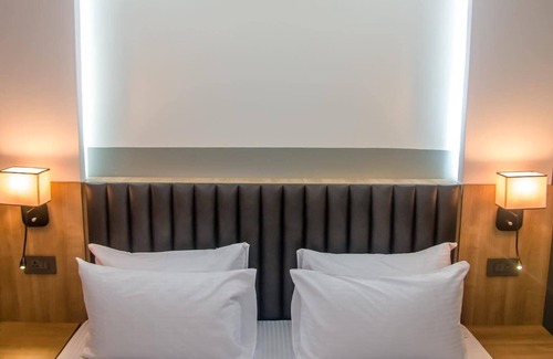 Lekki Phase 1 Hotel | Golden Tulip Lekki Hotel