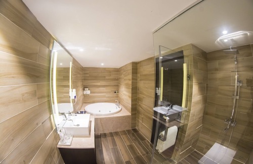 Banani Hotel | Golden Tulip The Grandmark Dhaka