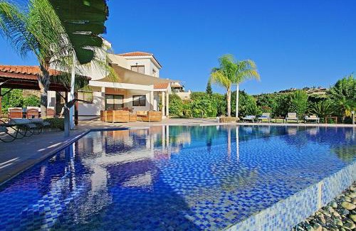 Pano Arodhes Villa | Golden Valley Villa