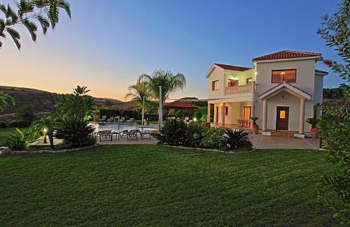 Pano Arodhes Villa | Golden Valley Villa