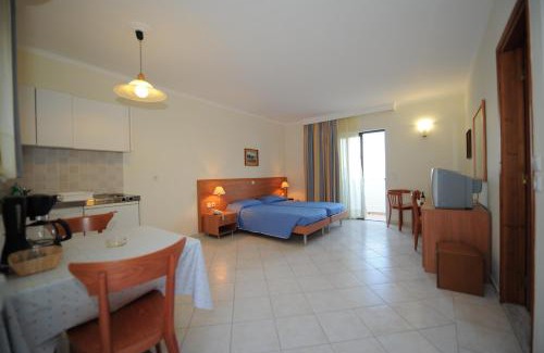 Vlicha Apartment | Golden View Studios