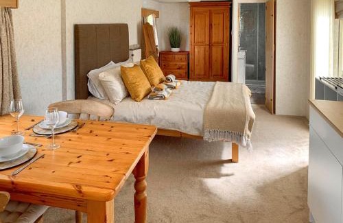Chappel House | Goldfinch - Uk48551