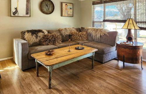 Central Colorado Springs House | Goldfish Glen