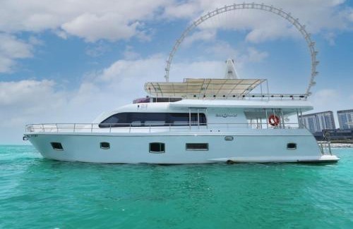 Dubai Marina Boat Rental | GOLDFISH Yachts