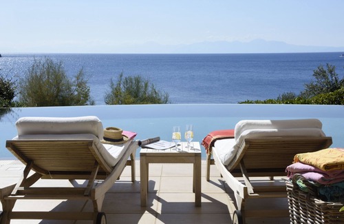 Agia Paraskevi Villa | Goldie 5-Bedroom Beachfront Villa Skiathos