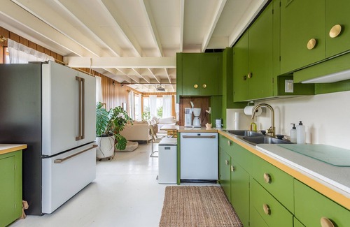 Point Pleasant - Toms River Cottage | Goldie Point is a dreamy retro beach escape experience!