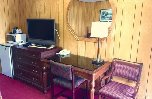 Quesnel Hotel | GOLDPAN MOTEL