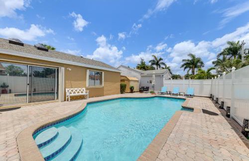 Whisper Walk House | Golf and Shop Gem with Private Pool in Boca Raton