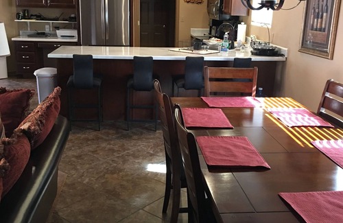 Mesquite House | Golf and Sunny Getaway 3 Bdrm 2 Bath sleeps 6