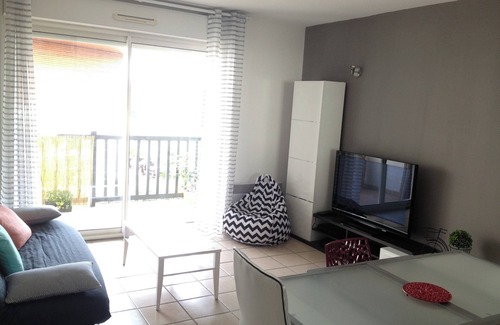 Bassussarry Apartment | Golf apartment with swimming pool near Biarritz