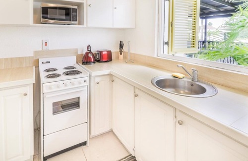 Rockley Condo | Golf & Beach - 230 Golden Grove, Rockley Golf Club BARBADOS. Lovely 1bed Condo!