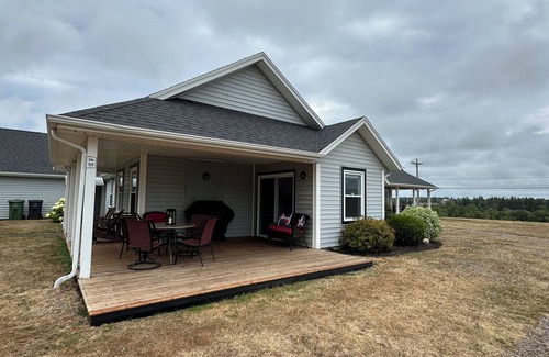 Stanley Bridge Condo | Golf, Beach & Great Local Eats! This condo unit is minutes is away from it all.