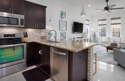 Villa Lago House | Golf Cart Included ~ Community Pool ~ Family Friendly