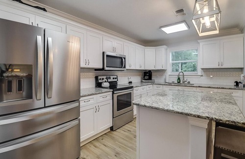 Old Town Cottage | Golf Cart included with property!