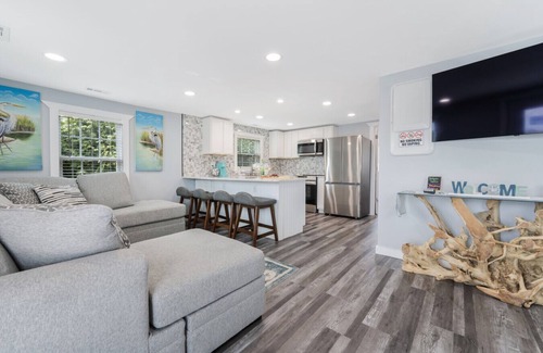 Morehead City Apartment | Golf Cart~Pet Friendly~Near Downtown~Teach's Reach