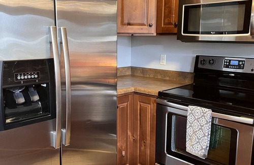 Spirit Lake Cabin | GOLF CART, VIEW & FIREPLACE! Perfect Family Getaway! Bridges Bay Cabin