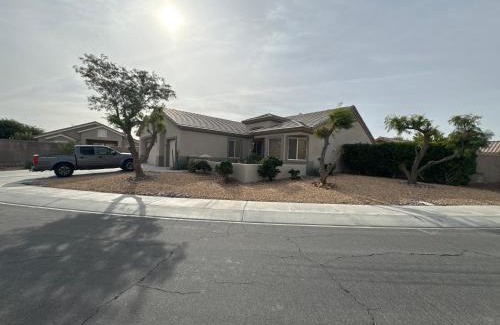 Desert Palms House | Golf Community Desert Getaway 3 Bedrooms 2 Bath