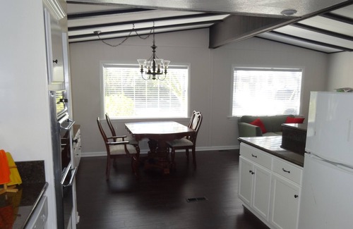 Thousand Palms House | Golf course and Mountain views
