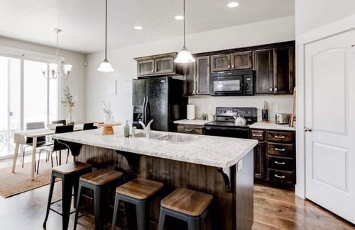 Sunset Heights House | Golf Course Close By, Just Minutes from UVU!