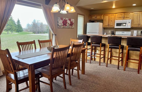 Red Lodge House | Golf Course Condo - Spacious 3 Bed, 3 Bath Condo with Hot tub, Sauna, & Pool