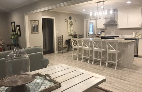 Batesville House | Golf course guest home convenient to Oxford, lakes and entertainment