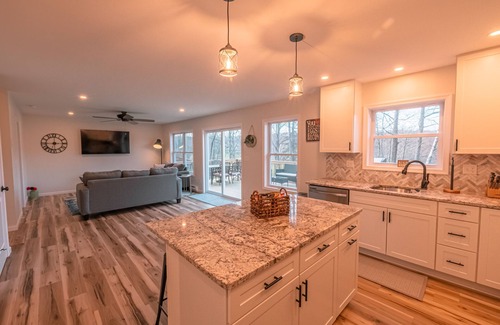 Lake Ariel House | Golf course in the backyard and endless amenities just minutes away! 🏔️ ⛳️ 🏖️