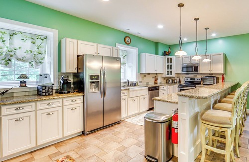 Hollidaysburg House | Golf Course On-Site: Spacious Hollidaysburg Home!
