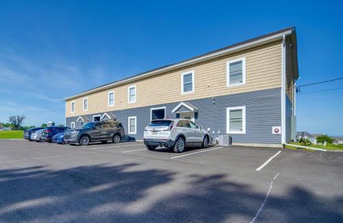 Erie Apartment | Golf Course View Centrally Located Condo in Erie