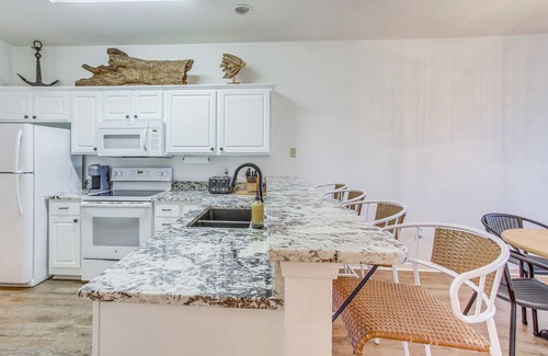 Carolina Forest Condo | Golf Course View & Pool Access: River Oaks Condo