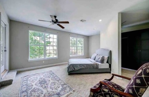 The Woodlands House | Golf course view, 5 minutes away from Cynthiana Mitchell's Pavilion.
