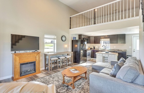 Oakland City House | Golf Course Views: Oakland City Retreat