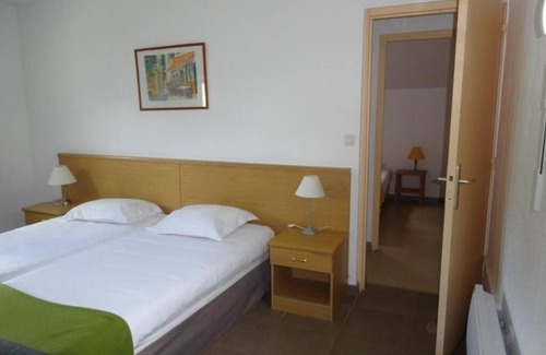 Digne-les-Bains Hotel | Golf Enthusiast's Dream with Pro Coaching & Scenic Course - Provence Charm