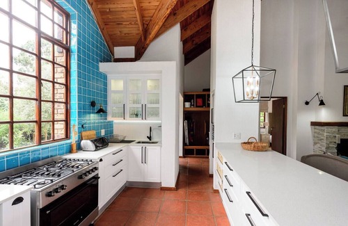 White River Villa | Golf Estate Vacation Property - Poseidon's Knoll