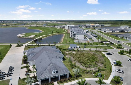 Immokalee House | Golf Getaway: Luxury Living
